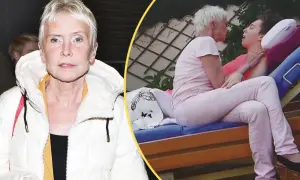 Ewa Błaszczyk z synem, który jest niepełnosprawny. Aktorka opiekuje się nim z miłością, mimo że córka Ewy Błaszczyk nie żyje.