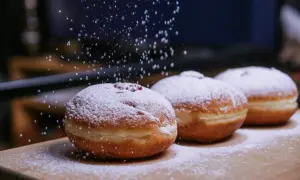 Kiedy jest dzień pączka? Poznaj datę i tradycje tego dnia