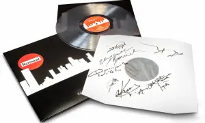 Płyta winylowa polskiego rapera z autografami. Czy warto kupić nową płytę polskiego rapera w wersji kolekcjonerskiej?