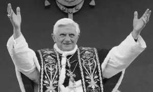 Ile lat ma Benedykt XVI? Zaskakująca historia jego życia i kariery
