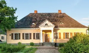 Gdzie urodził się Adam Mickiewicz? Poznaj fascynujące szczegóły jego życia.