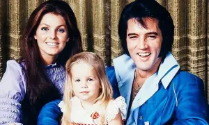 Priscilla Presley z córką Lisą Marie i Elvisem Presleyem. Czy żona Elvisa Presleya żyje? Tak, Priscilla żyje.