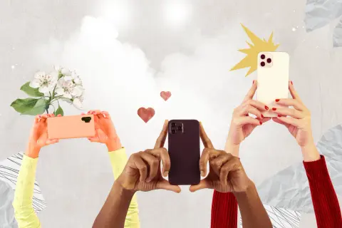 Dłonie trzymają telefony, robiąc zdjęcia. Czy to znak, dlaczego popularna para usunęła wspólne zdjęcia z mediów społecznościowych?