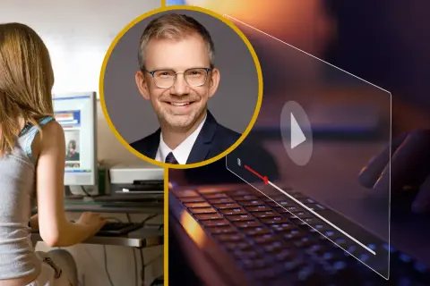 Dlaczego popularny tiktoker został zablokowany na wszystkich platformach? Mężczyzna w okularach, młoda osoba przy komputerze i odtwarzacz wideo.