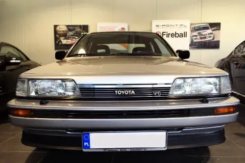 Skąd pochodzi firma Camry? Odkryj jej fascynującą historię w Polsce