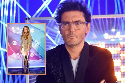 Żaneta Rosińska, wiek nieznany, na tle niebieskich świateł. Obok niej mężczyzna w okularach.