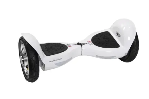 Biały hoverboard, taki jak te, jakie prezenty na komunię dostają dzieci najbogatszych influencerów.