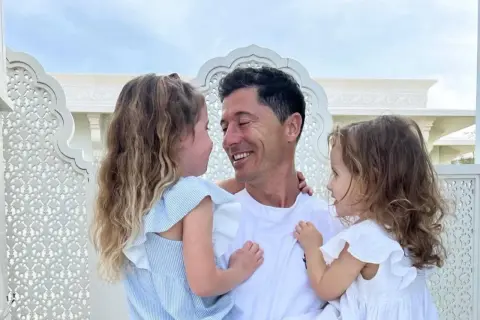 Ile dzieci ma Robert Lewandowski? Zaskakujące fakty o jego rodzinie