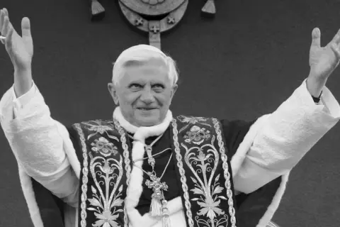 Ile lat ma Benedykt XVI? Zaskakująca historia jego życia i kariery