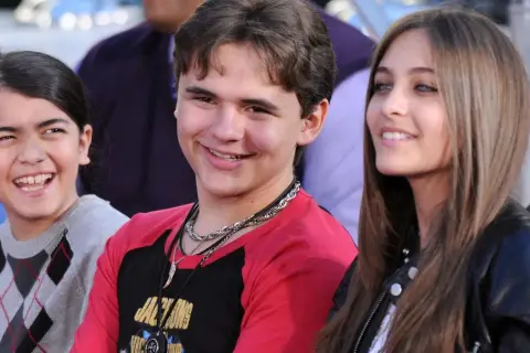 Ile dzieci ma Michael Jackson? Oto zaskakujące fakty o jego dzieciach
