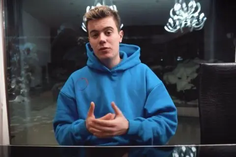 Ile lat ma Nowciax? Zaskakująca historia i ciekawostki o influencerze
