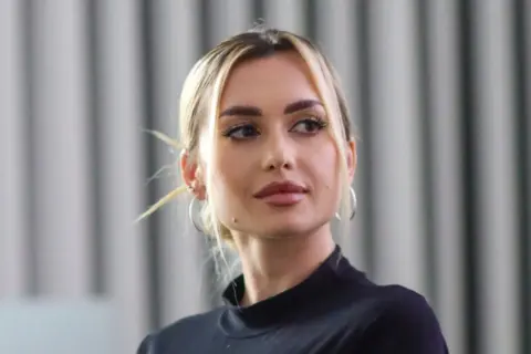 Wersow ile ma lat? Zaskakująca historia influencerki i jej kariery.