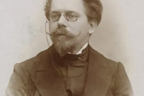 Gdzie urodził się Władysław Reymont? Poznaj korzenie noblisty
