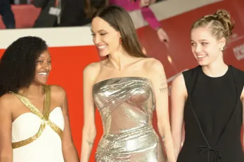 Ile dzieci ma Angelina Jolie? Zaskakujące fakty o jej rodzinie