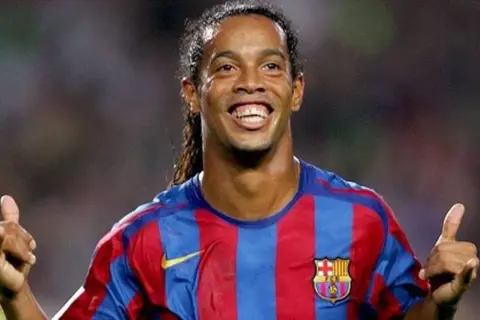 Ile lat ma Ronaldinho? Niezwykła historia życia i kariery piłkarza.