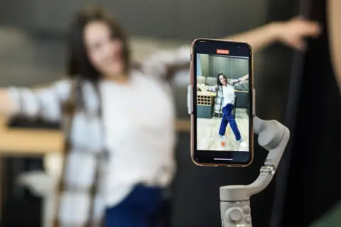 Jak streaming i influencerzy zmienili sposób odkrywania gier online