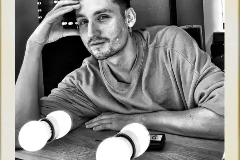 Filip Cembala czy ma żonę? Prawda o jego życiu osobistym i relacjach