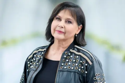 Ile lat ma Elżbieta Jaworowicz? Zaskakująca prawda o jej wieku!