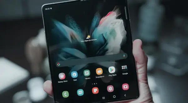 Elastyczne ekrany: smartfon, który zmienia się w tablet i z powrotem