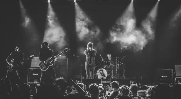 Pomiędzy gitarowym „bang” a ciszą, czyli o stylu życia ludzi rocka słów kilka