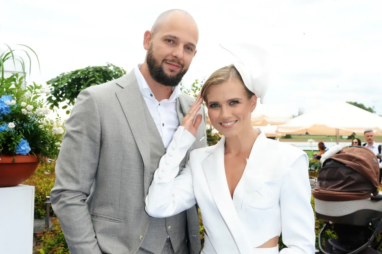 Agnieszka Kaczorowska i jej mąż, Stefan, wyglądają na szczęśliwych podczas romantycznego wyjścia.