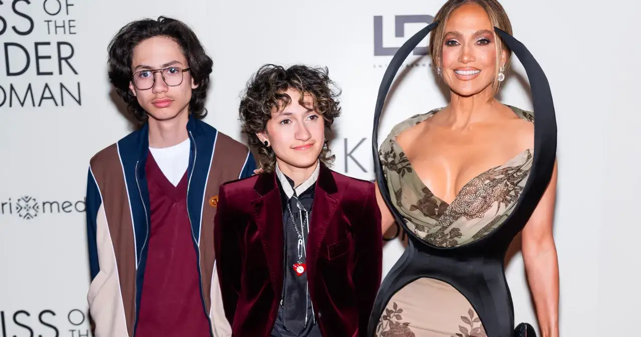 Jennifer Lopez z dumą pozuje z dwójką swoich dzieci.