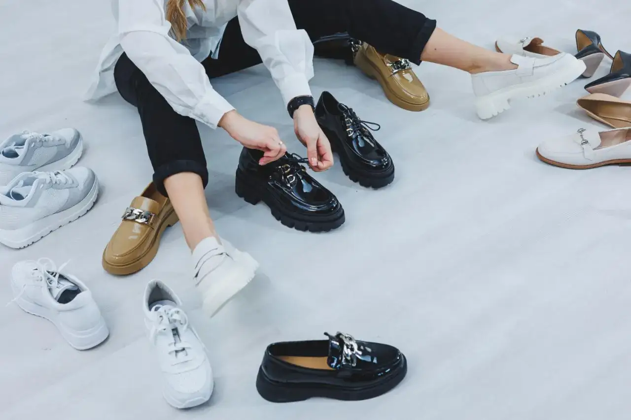 Szczera opinia o butach, które promuje najpopularniejsza polska szafiarka. Wiele modeli, od sneakersów po lakierki, ale czy warto?