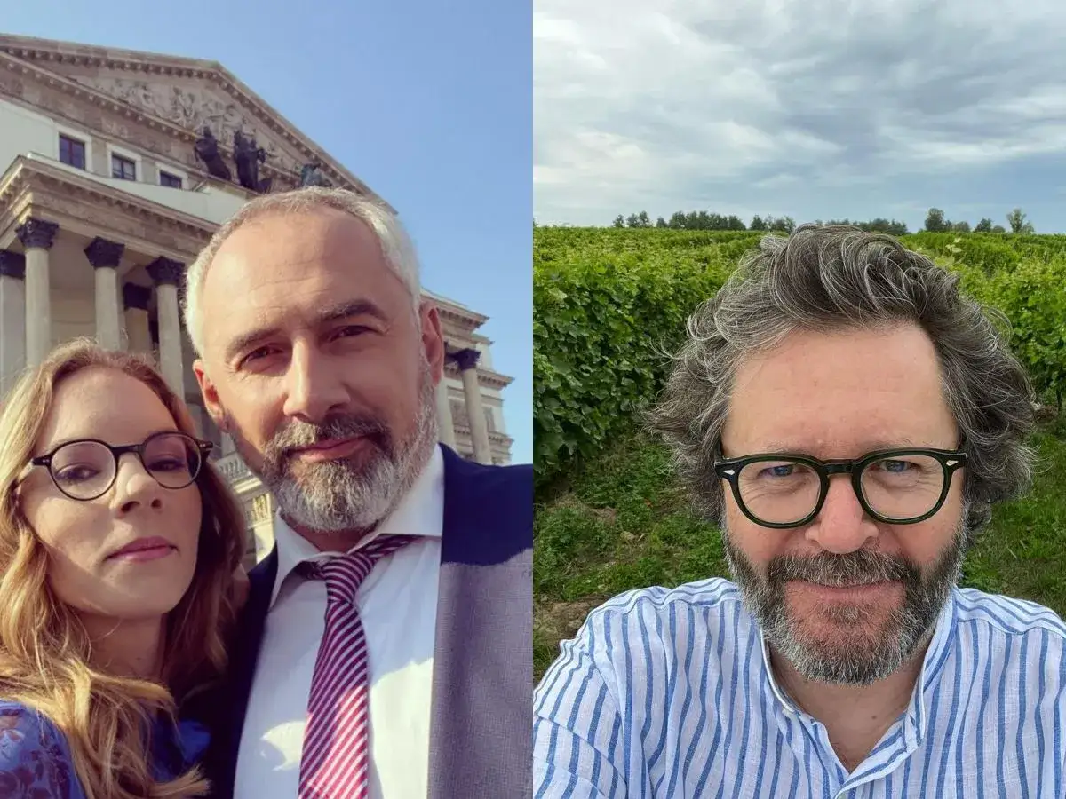 Hanna Turnau i jej mąż, uśmiechnięci na tle teatru i winnicy.